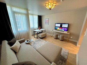 Superior Suite | Living area - Weingart Suites Hotel (Istanbul)