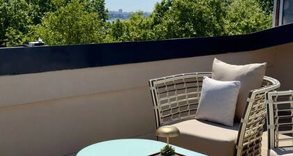 Weingart Suites Hotel