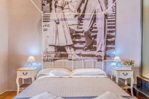 4 bedrooms, desk, WiFi, bed sheets - Home Appia Rome Rental (roma)