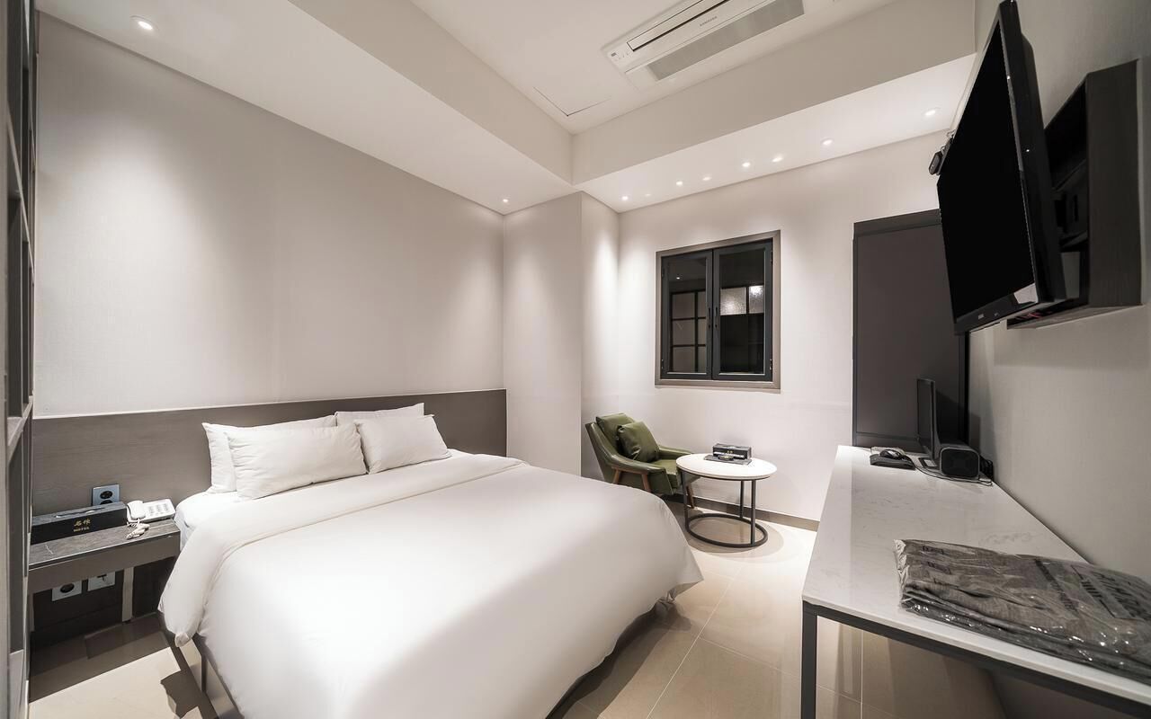 Special Offer-Suite(No Parking) | Soundproofing, free WiFi