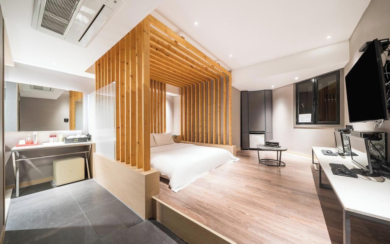 Special Offer-Royal Suite(No Parking) | Soundproofing, free WiFi