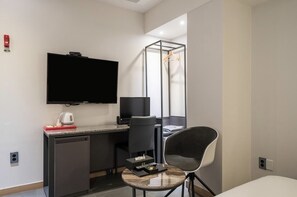 特級客房 | 隔音、免費 Wi-Fi