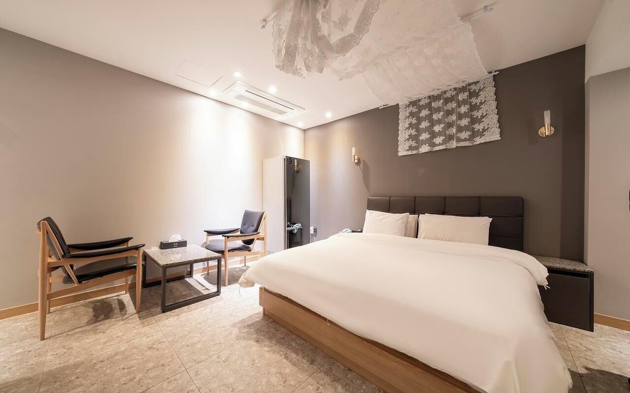 Special Offer-VIP(No Parking) | Soundproofing, free WiFi