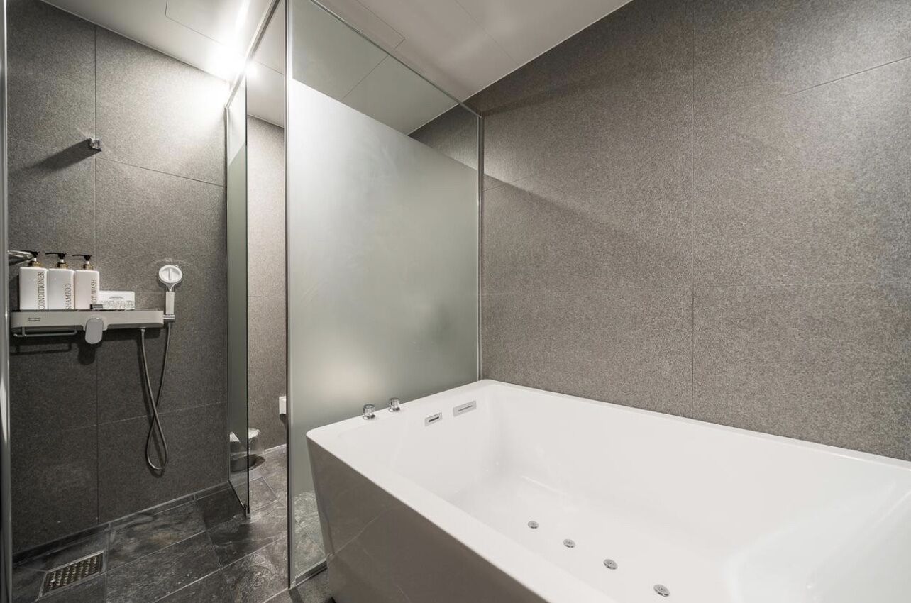 Royal Room | Bathroom