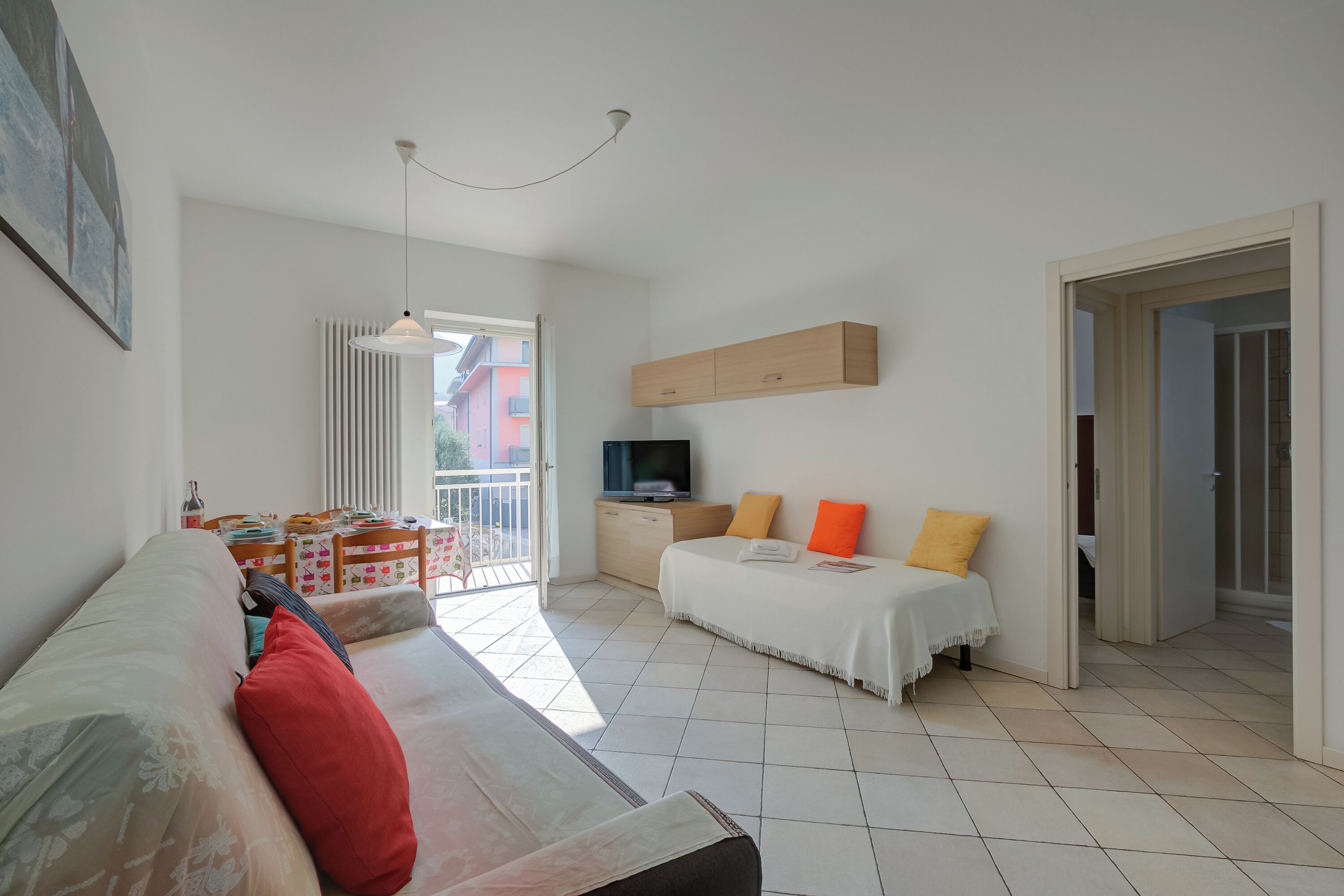 Family Apartment, Multiple Bedrooms, Lakeside (Casa Al Cor - Bike 2) | 1 bedroom, bed sheets