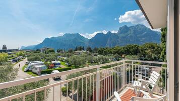 Family Apartment, Multiple Bedrooms, Lakeside (Casa al Cor - Sailor 1) | Balcony