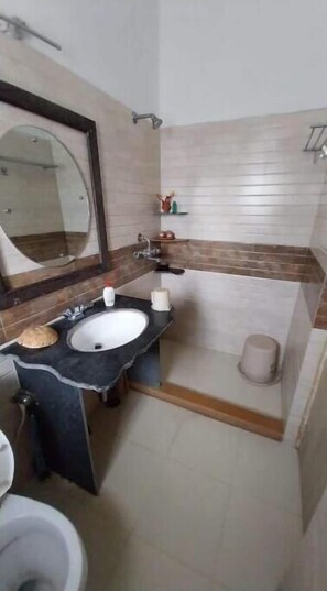 Håndklæder, Sæbe, Shampoo, Toiletpapir