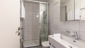 Double Room, Private Bathroom, City View | Bathroom