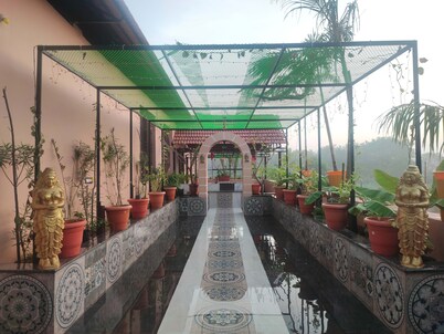 Homestay & Homecare amidst Gracious Trees & whispering birds