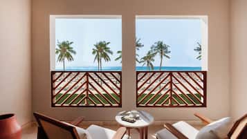 Club Executive Room With Aqua Park Entrance | Minibar, in-room safe, blackout curtains, iron/ironing board