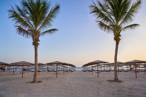 Spiaggia privata nelle vicinanze, sabbia bianca, lettini da mare