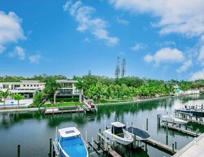 Marina - Luxury 2 Bed 2 Bath Waterfront Condo with Patio Sunsets Gym and Parking (Sarasota)