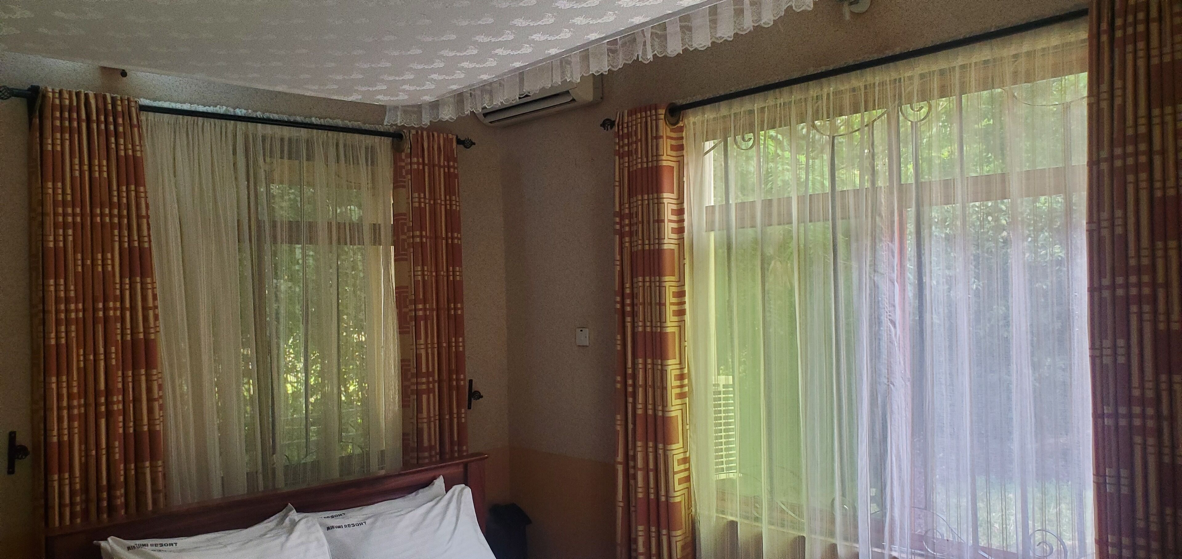 Deluxe Double Room | In-room safe, individually furnished, desk, laptop workspace