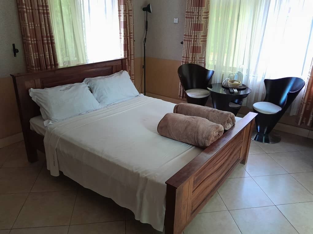 In-room safe, desk, laptop workspace, free WiFi