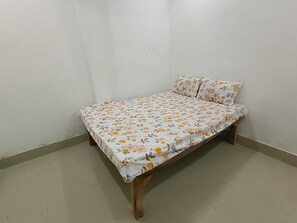 Classic Double Room | Bed sheets - OYO Home R.k Palace Homestay (Faizabad)