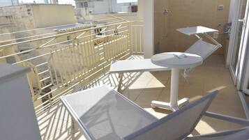 Suite monolocale Deluxe, vista città | Vista dalla camera