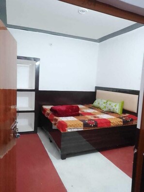 Classic Double Room - OYO Home KD Group Homestay (Faizabad)