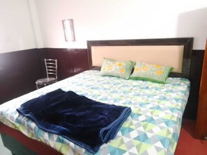 Bed sheets - OYO Home KD Group Homestay (Faizabad)
