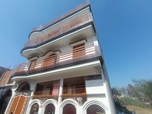 Front of property - OYO Home KD Group Homestay (Faizabad)