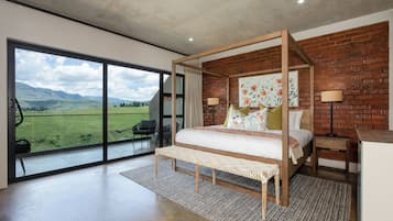 2 habitaciones, caja de seguridad en la habitación y escritorio