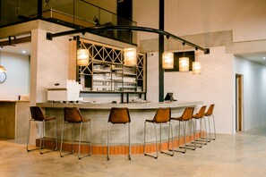 Bar (en la propiedad)