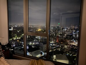 2 bedrooms, iron/ironing board, free WiFi, bed sheets - Stunning high level apartment in the heart of riverside Melbourne (Southbank)