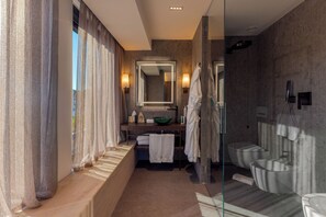 Junior Suite, Partial Sea View | Bathroom | Shower, rainfall showerhead, designer toiletries, hair dryer - Porto Lotti Suite Hotel (La Spezia)