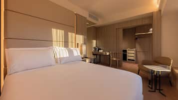 Junior Studio Suite | 1 bedroom, premium bedding, down comforters, pillowtop beds