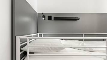Cortinas blackout, tabla de planchar con plancha y wifi gratis
