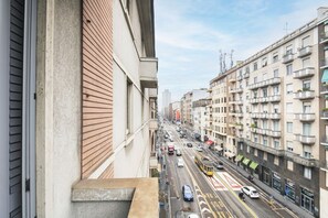 Balcony - Easylife - Modern and chic with atmospheric LED (Milano)