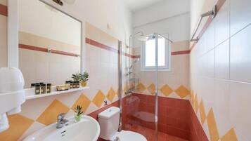 Habitación con 1 cama doble o 2 individuales | Baño | Secador de pelo