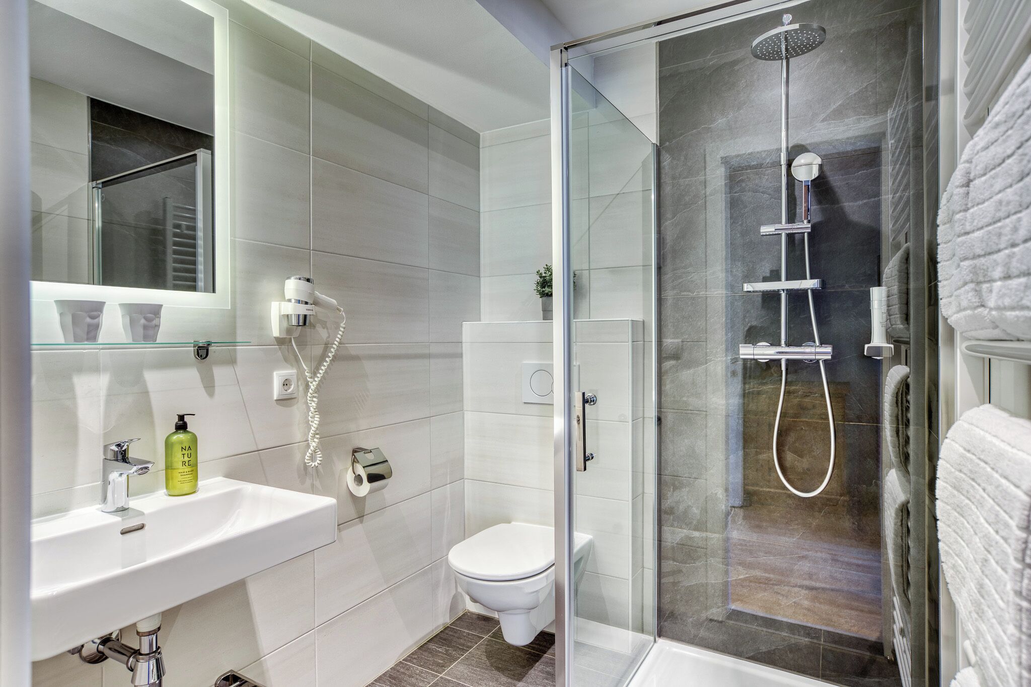 Standard Apartment, 1 Bedroom, Balcony | Bathroom | Hair dryer, towels