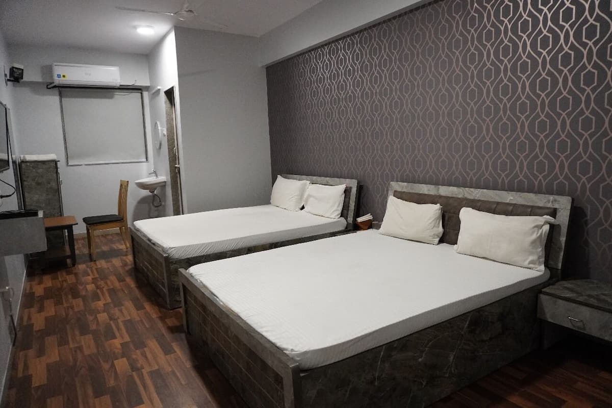 Family Room | WiFi (free)
