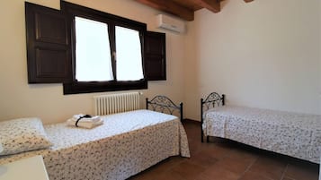 2 chambres, fer et planche Ă  repasser, Wi-Fi, draps fournis