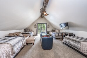 3 bedrooms, iron/ironing board, free WiFi, bed sheets - Ridgeview Retreat ~ Where Location Meets Comfort (AC!) (Shaver Lake)
