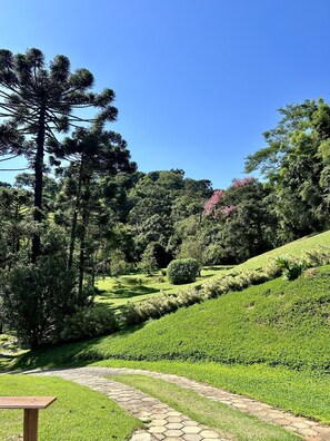 Room, Garden View | Terrace/patio - CHALÉS DA CASA CENTENARIA (Santo Antonio do Pinhal)