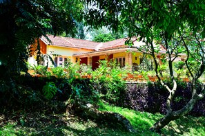 Garden - Niraamaya Private Home Stay Chikmagalur (Tarikere)