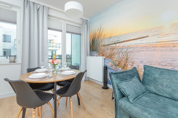 Appartement, 1 chambre, balcon, en bord de plage | Draps fournis