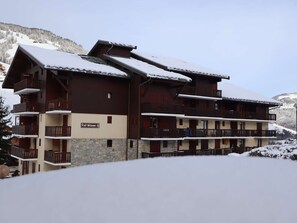 Exterior - Cozy Duplex for 6, Near Ski Lifts, Village Center, Pool Access (Arêches-Beaufort)