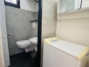 Towels - Studio at the port, beach access on foot, parking included (Lumio)