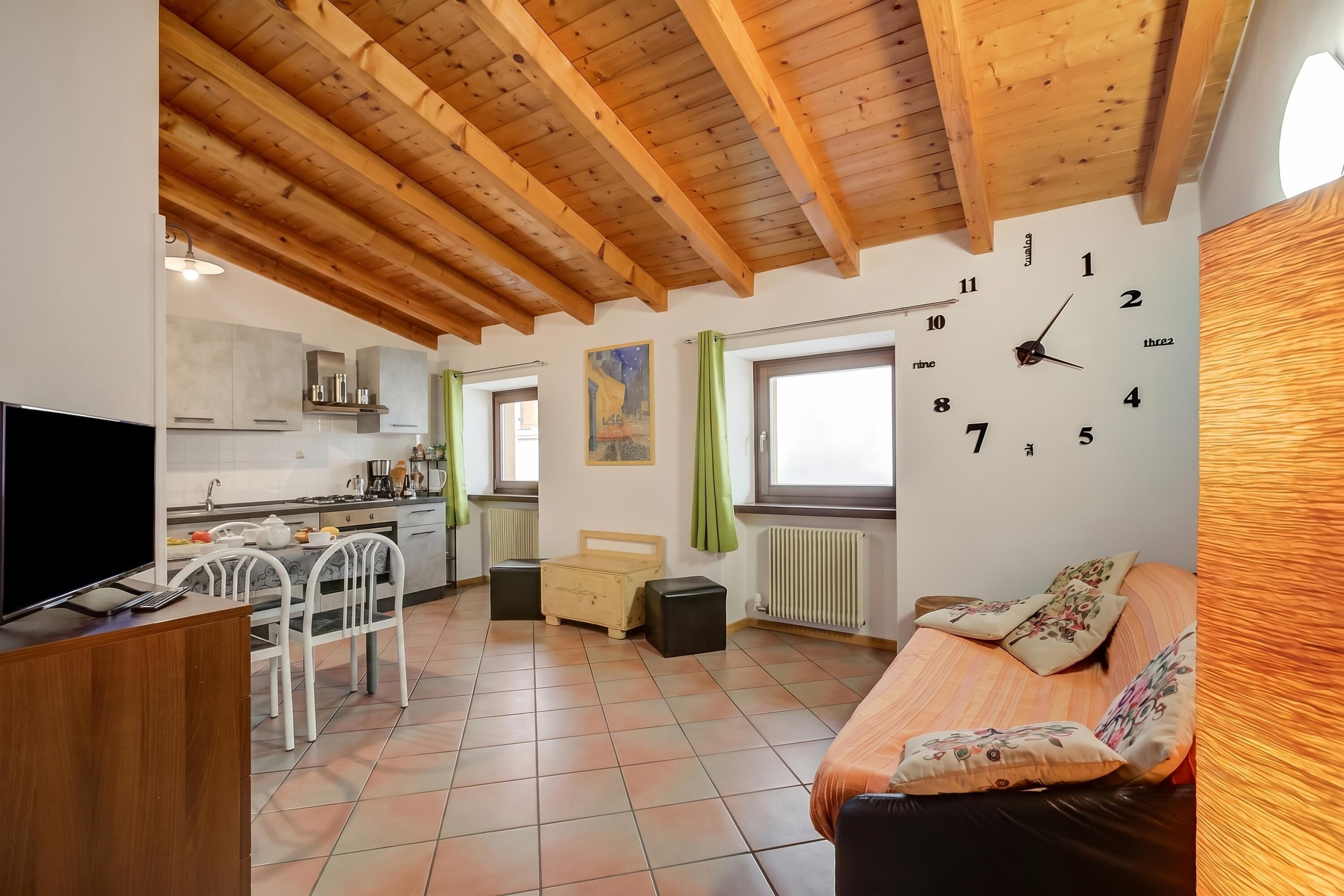 Familienapartment, 1 Schlafzimmer, Klimaanlage (Casa Arx) | Wohnbereich | Smart-TV