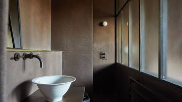 Quarto casal superior | Banheiro | Roupões de banho, toalhas de banho