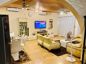 Interior - FAMILY FRIENDLY HOME (accra)