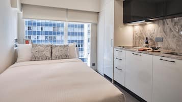 Spark, 1 Queen Bed, Non Smoking, City View | 1 hálószoba, széf a szobában, íróasztal és ingyenes wifi