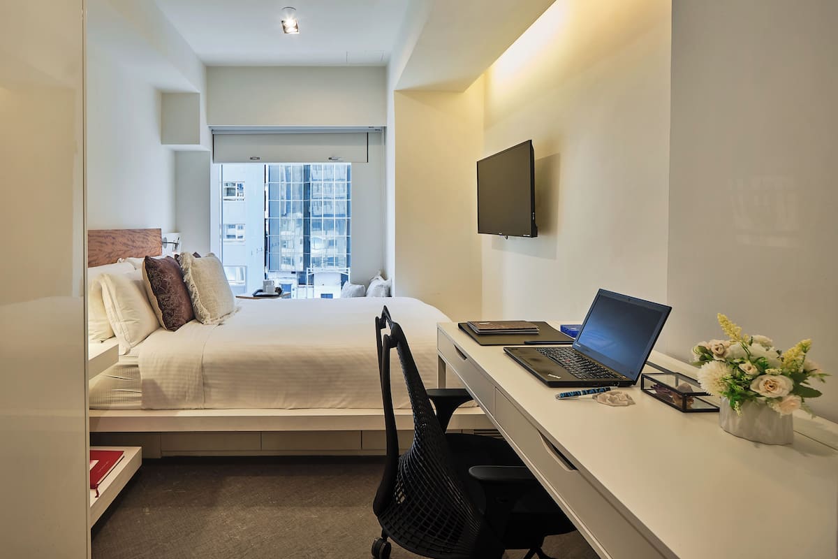 Spark, 1 Queen Bed, Non Smoking, City View | 1 bedroom, in-room safe, desk, free WiFi