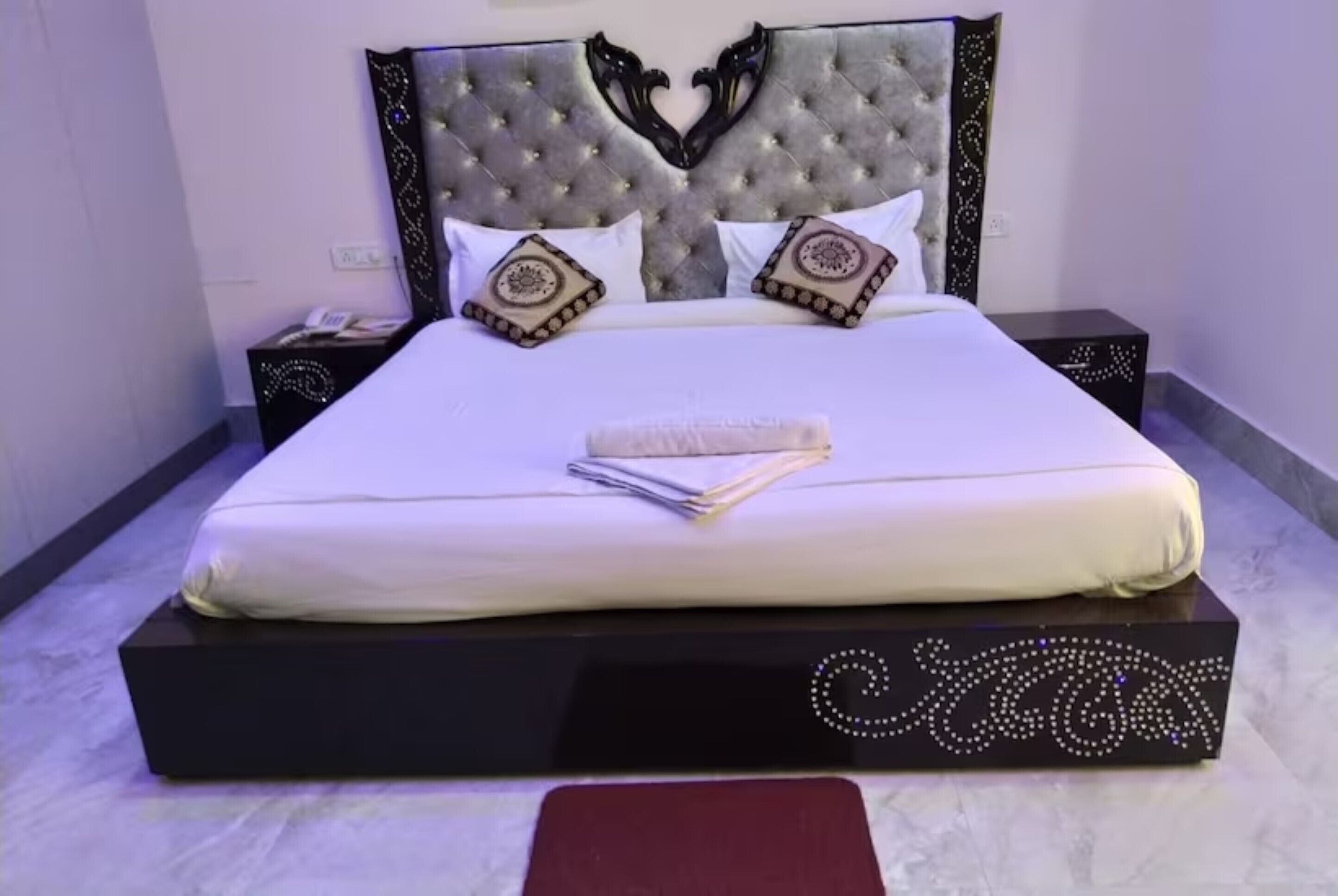 Executive Double Room | Desk, laptop workspace, free WiFi, bed sheets