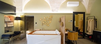 Siramà Suite Deluxe, Luxury Suite with Jacuzzi and Turkish Bath in the room