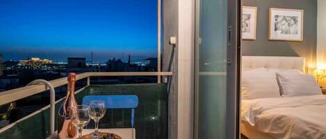 1 bedroom, in-room safe, iron/ironing board, bed sheets