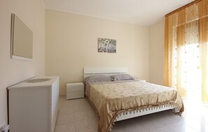 1 chambre, literie fournie