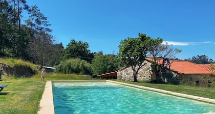 Casa da Adega -AC e Piscina em Localidade Rural - Paredes de Coura